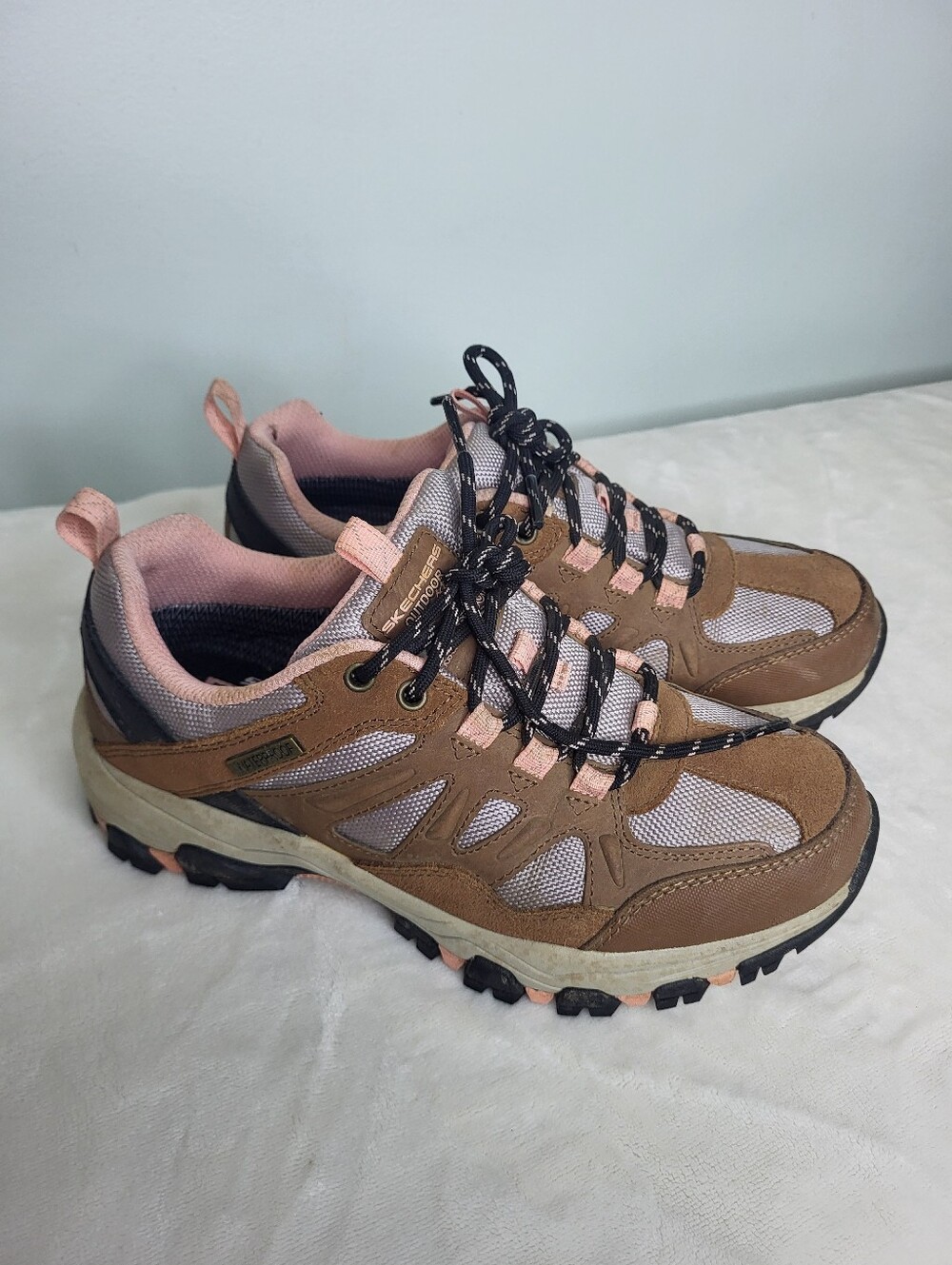 Skechers Brown & Pink Hiking Sneakers. Air Cooled Memory Foam. Waterproof. 6.5